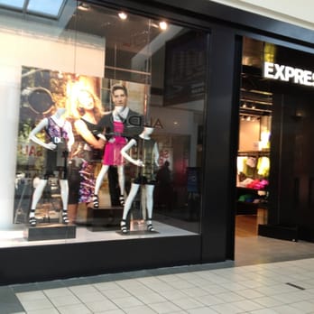 Express - Store front - Women's Clothing Near Me - Tacoma, Washington