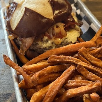 Grandview Cafe - GC Burgers - American Near Me - Columbus, Ohio