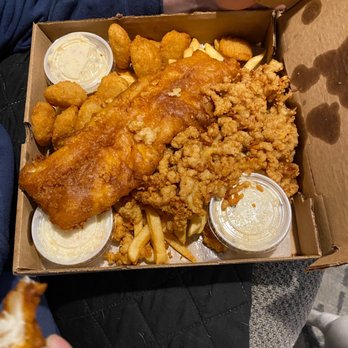 Pioneer Pizza House - Fisherman's platter - Pizza Near Me - Warwick, Rhode Island