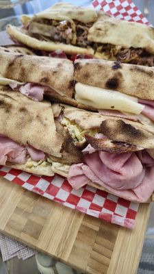 Crudo Pizza & Panuozzo by null