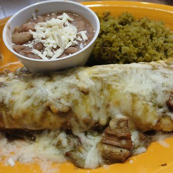 El Tapatio - Chile verde wet burrito - Mexican Near Me - Sacramento, California El Tapatio - Chile verde wet burrito - Mexican Near Me - Sacramento, California