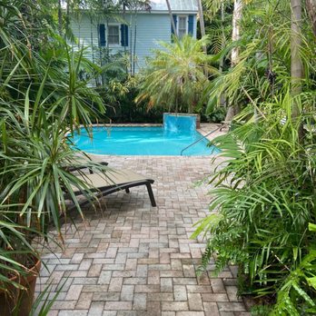 Tropical Inn - Pool area - Bed & Breakfast Near Me - Key West, Florida Tropical Inn - Pool area - Bed & Breakfast Near Me - Key West, Florida