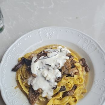 Gigi - Italian Near Me - Boston, Massachusetts