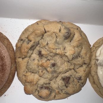 Crumbl - Kendall - Milk chocolate chip - Bakeries Near Me - Miami, Florida