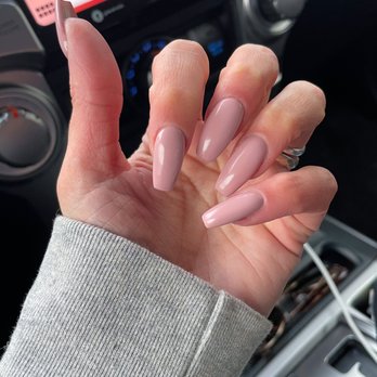 Banana Nails - Just what the doctor ordered - Nail Technicians Near Me - Chicago, Illinois