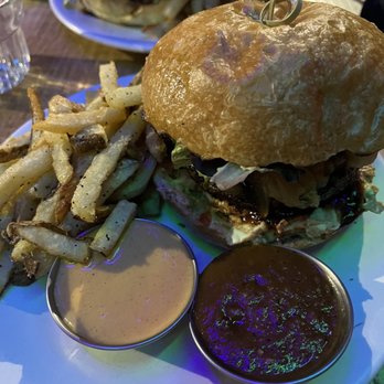 LBM - Burger - Bars Near Me - Lakewood, Ohio