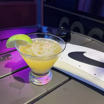 Birch Street Uptown Lounge - Lounges Near Me - Camas, Washington
