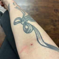 Next Level Urgent Care-Tanglewood - "Nurse practitioner"'s blood draw who is supposed to be the doctor in charge... Also couldn't find the vein