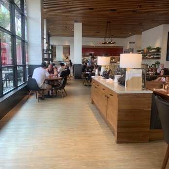 North Italia - Interior wait area - Italian Near Me - McLean, Virginia