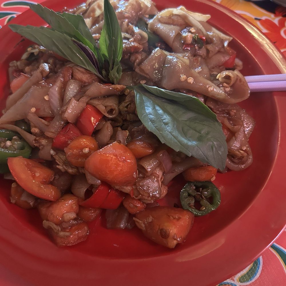 Sticky Rice - Pad Kee Mao (Drunken Noodles) - Thai Near Me - Los Angeles, California Sticky Rice - Pad Kee Mao (Drunken Noodles) - Thai Near Me - Los Angeles, California