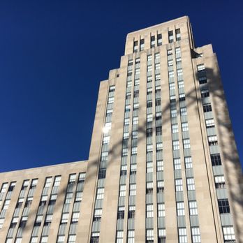 21c Museum Hotel Durham - View from the street. Art Deco and same architectures as the Empire State Building. - Hotels Near Me - Durham, North Carolina