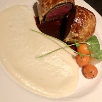 Gordon Ramsay Hell's Kitchen - Beef Wellington - Steakhouses Near Me - Stateline, Nevada