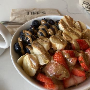 Better Buzz Coffee Hillcrest - Protein Açaí bowl - Coffee & Tea Near Me - San Diego, California