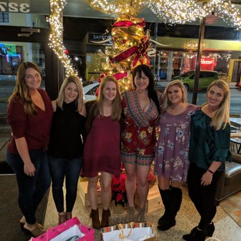 Sips Wine Bar - Super cute inside, great for date night, groups, girls nights etc - Wine Bars Near Me - Safety  Harbor, Florida