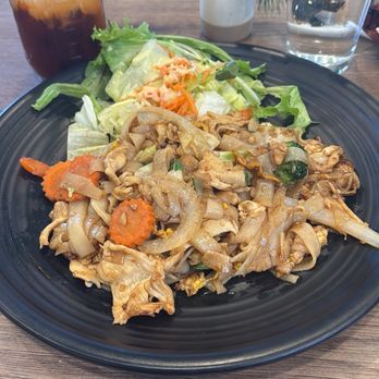 Andaman Thai - Chicken pad Thai - Thai Near Me - Walnut Creek, California Andaman Thai - Chicken pad Thai - Thai Near Me - Walnut Creek, California