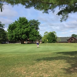 Longview Golf Club - Some holes are surrounded by houses.