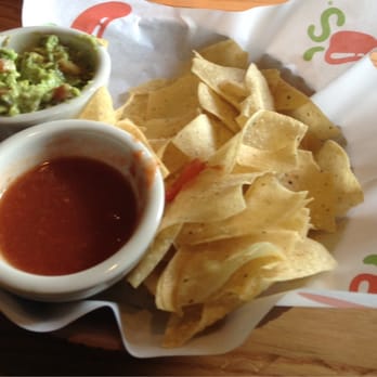 Chili's - Guacamole, & chips - Bars Near Me - Wayne, Michigan
