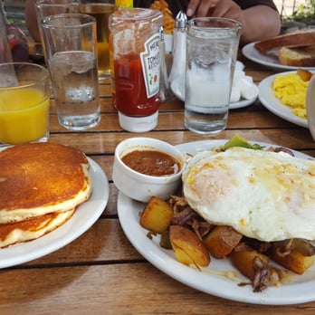 Cozy Cottage - Carnitas Hash - American Near Me - Denver, Colorado