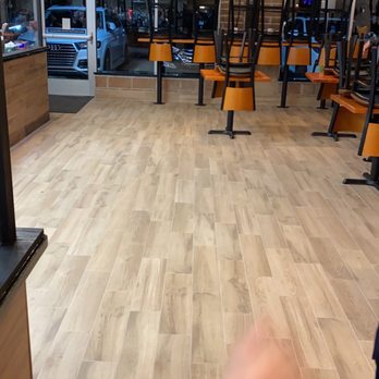 Pappa Roti - Seating area - Juice Bars & Smoothies Near Me - Rochester Hills, Michigan Pappa Roti - Seating area - Juice Bars & Smoothies Near Me - Rochester Hills, Michigan