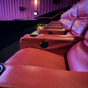 AMC Roosevelt Collection 16 - Cinema Near Me - Chicago, Illinois