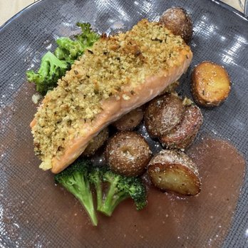 Bella Mia Cafe - Salmon w/ olive and basil crust - Italian Near Me - Bay Shore, New York