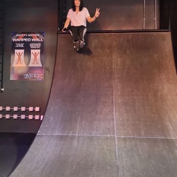 Funparx - Obstacle course, warped wall - Indoor Playcenter Near Me - Santa Ana, California