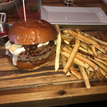 105-Ten Bar & Grill - Burger - Bars Near Me - Briarcliff Manor, New York