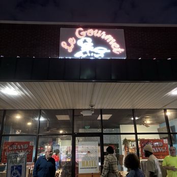 Le Gourmet - The restaurant is on the corner of Virginia Avenue and Broadway in Lexington. - Caribbean Near Me - Lexington, Kentucky Le Gourmet - The restaurant is on the corner of Virginia Avenue and Broadway in Lexington. - Caribbean Near Me - Lexington, Kentucky