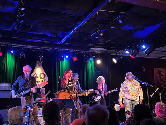40 Watt Club by null