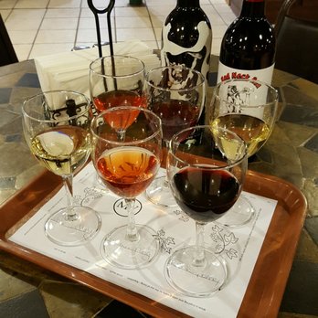 Maize Valley - Wine Flight! - Wineries Near Me - Hartville, Ohio Maize Valley - Wine Flight! - Wineries Near Me - Hartville, Ohio