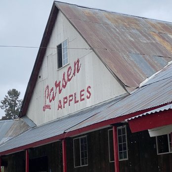 Larsen Apple Barn - Fruits & Veggies Near Me - Camino, California