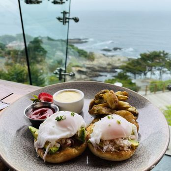 Pacific's Edge Restaurant - Point Lobos - Seafood Near Me - Carmel, California