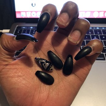 3D Nails-By-Fiza - NAILS POPPED OFF WITHIN A WEEK - Nail Salons Near Me - London, XGL