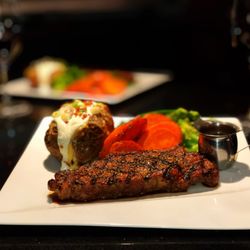 Milan Gatineau - New York Steak , Lobster Tail , Steakhouse , Sushi , Seafood , burgers , tacos , resto , resto bar