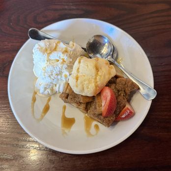 Jackson Street Tavern - Cinnamon Raisin Bread Pudding - New American Near Me - Omaha, Nebraska