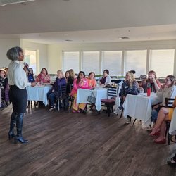 Italina Image & Branding - Do you know of a networking group that would find value in a How to Leverage LinkedIn presentation? ItalinaOnline@gmail.com   Lily Dong