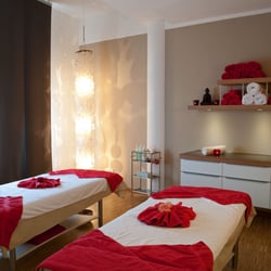 a u s z e i t - Wellness mit Ambiente - In unseren Paar-Suite (hier "Kirsche") verwöhnen wie Sie zu Romantik-Paketen oder als Freundinnen...