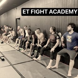 Et Fight Academy - Wall sits and core punches with the MMA guys