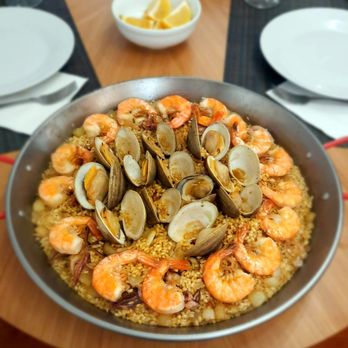 La Bodega - Seafood Paella - Caterers Near Me La Bodega - Seafood Paella - Caterers Near Me