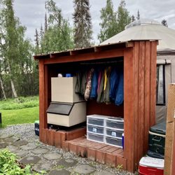 Alaska Hooksetters Lodge - Raingear in all sizes available to use, ice machine and coolers for lunches and fish