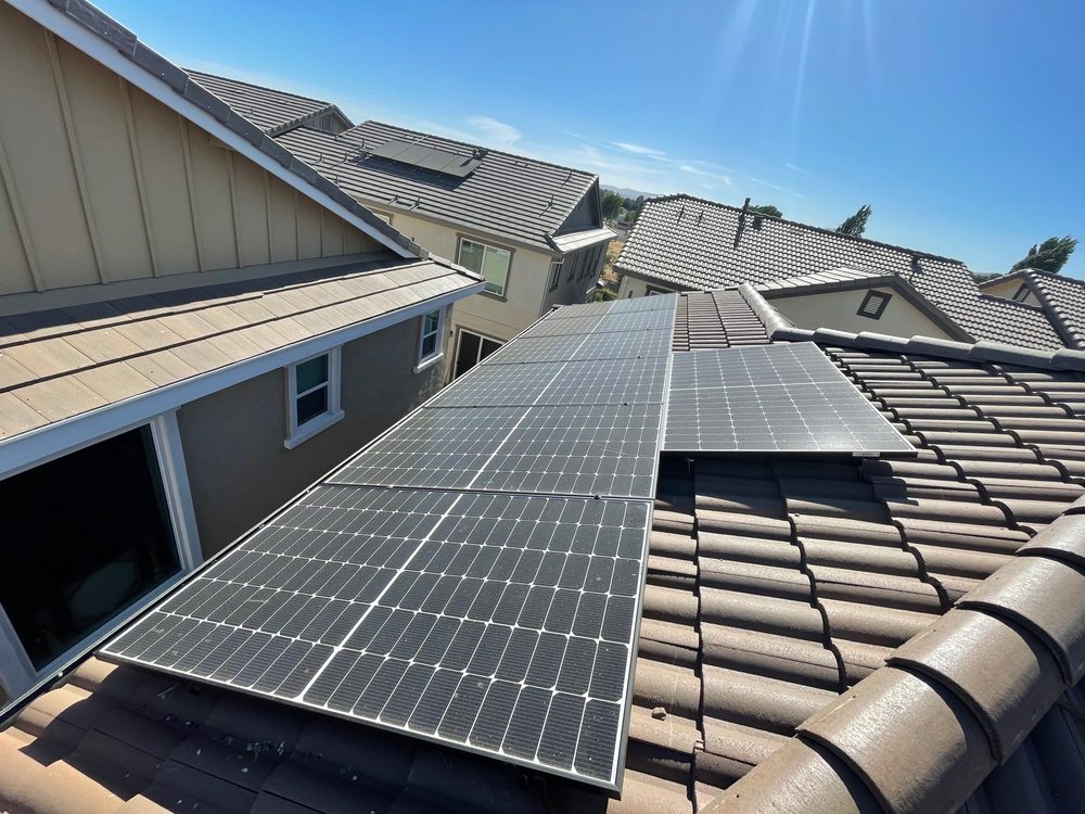 Slide of American Array Solar and Roofing