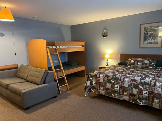 Green Roof Inn by null