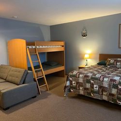 Family room (302)