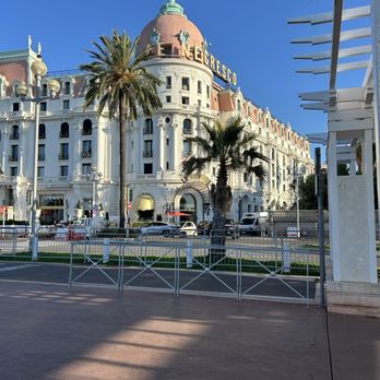 Le Negresco - View of majestic hotel - Hotels Near Me - Nice, 06
