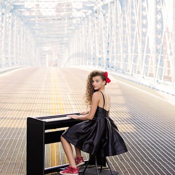 Wendy Magee Photography - Piano on bridge - Session Photography Near Me - Wyoming, Ohio Wendy Magee Photography - Piano on bridge - Session Photography Near Me - Wyoming, Ohio