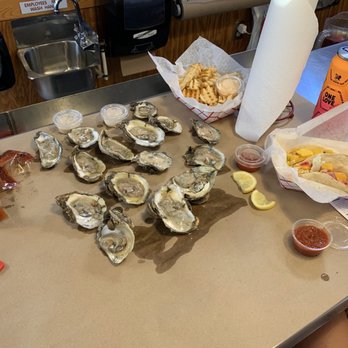 I Got Your Crabs - Oysters - Seafood Near Me - Kitty Hawk, North Carolina