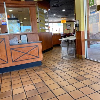 Denny's - Been waiting over 20 minutes to be seated - American Near Me - Los Angeles, California
