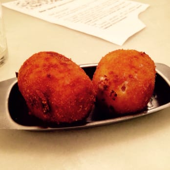 La Vermu - Las mejores croquetas de jamón de todo Gracia (y quizás de Barcelona!) - Tapas Bars Near Me - Barcelona, B