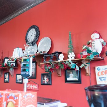 D'amato's Bakery - The interior decorations - Bakeries Near Me - Chicago, Illinois