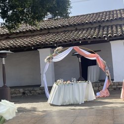 Casa De La Guerra - Wedding set-up